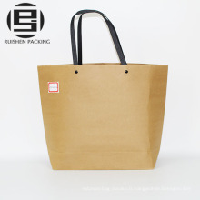 Recycler le sac de poignée en papier brun pour faire du shopping